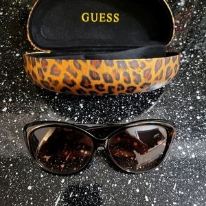 Guess Sunglasses Oversized